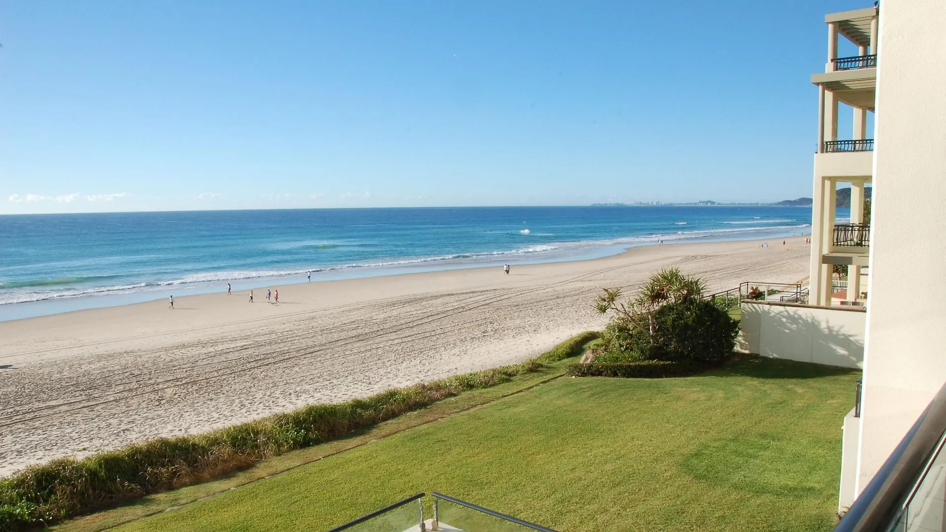 Spindrift On The Beach - Absolute Beachfront Mermaid Beach 3*,