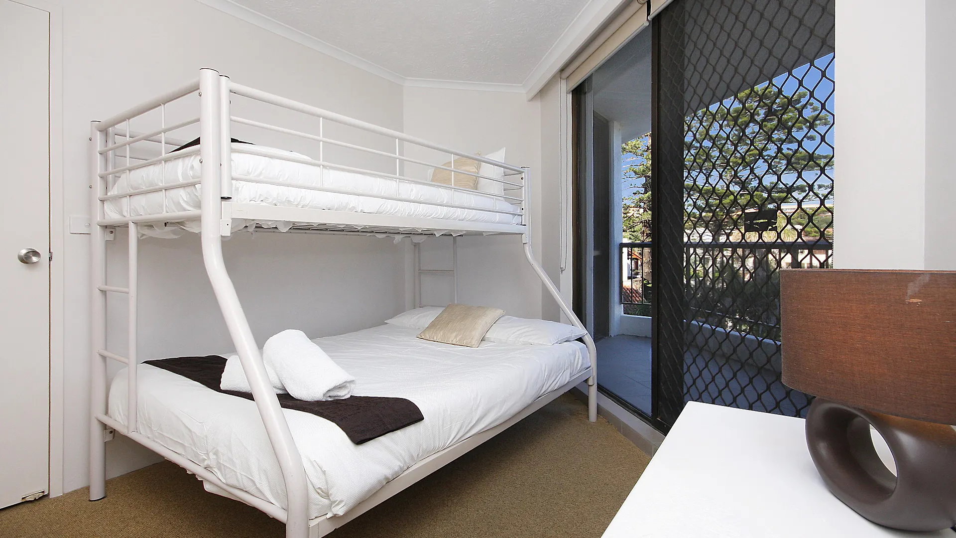 *** Aparthotel Spindrift On The Beach - Absolute Beachfront Mermaid Beach Australia
