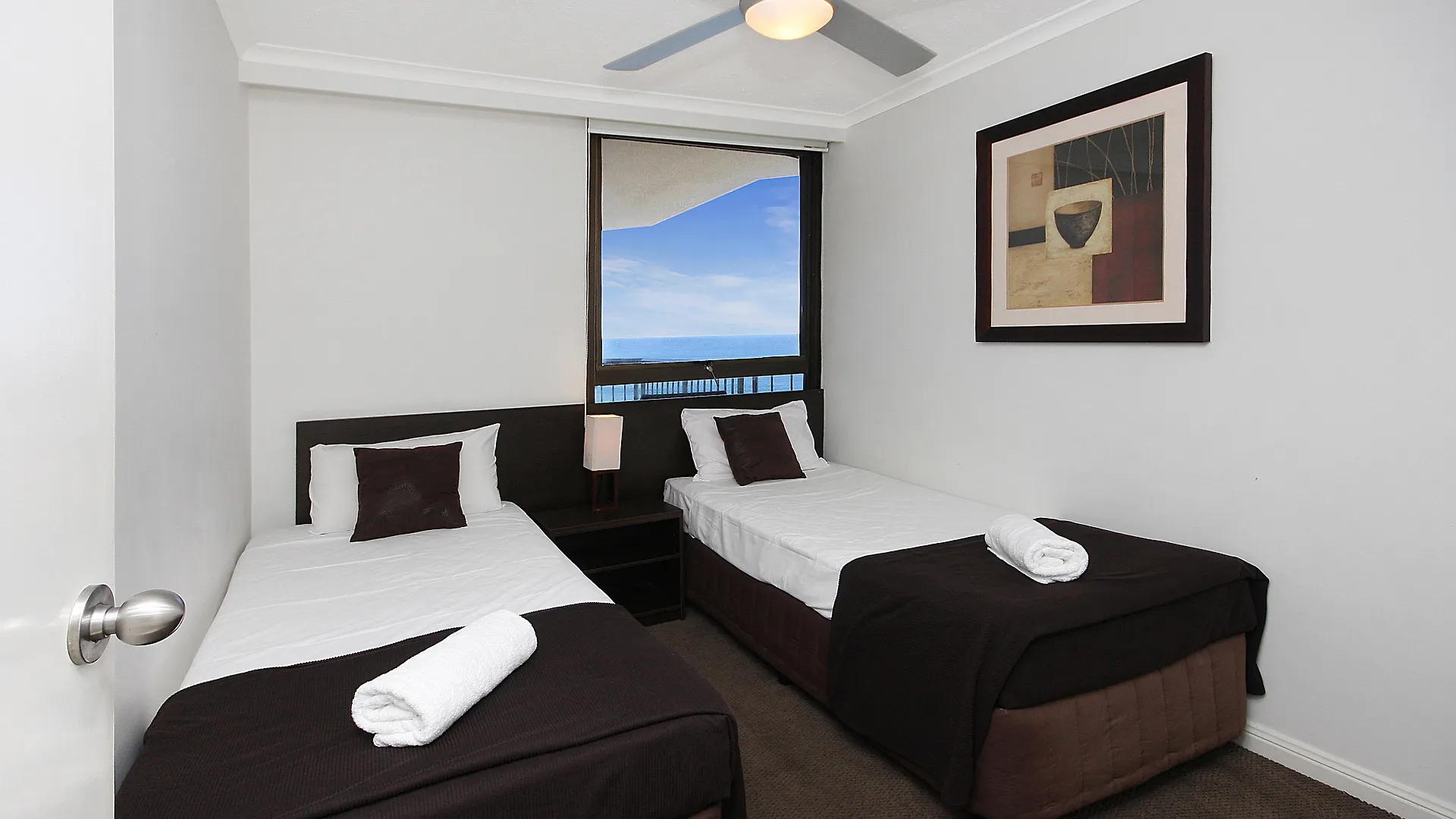 Spindrift On The Beach - Absolute Beachfront Mermaid Beach